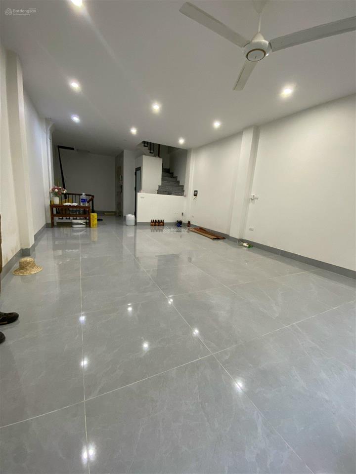 Cho thuê nhà him lam vạn phúc, hđ. dt 50m2, 7 tầng, mặt tiền 5m, nhà mới 100%, thông sàn, 25tr/th