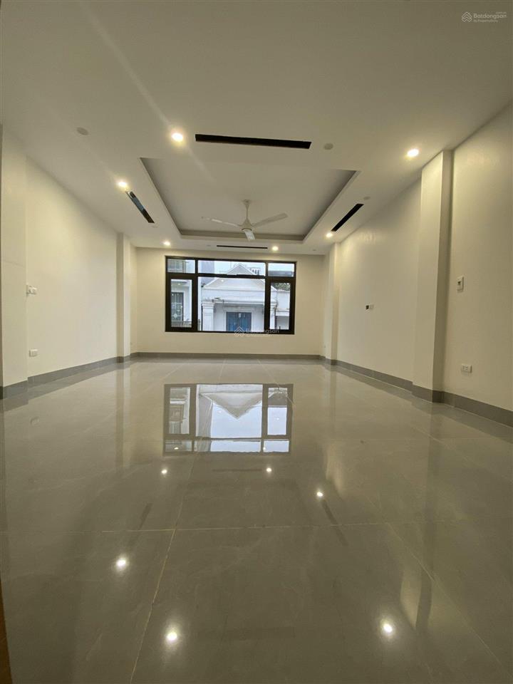 Cho thuê nhà him lam vạn phúc, hđ. dt 50m2, 7 tầng, mặt tiền 5m, nhà mới 100%, thông sàn, 25tr/th