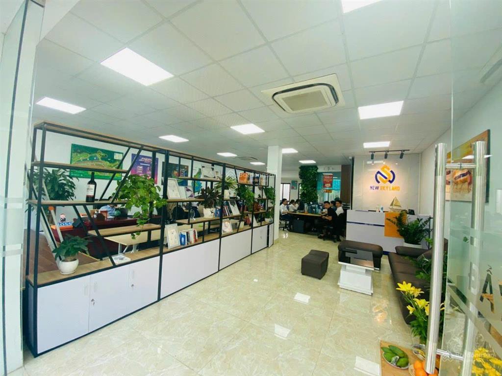 Cho thuê nhà phạm văn đồng, thành phố giao lưu. dt 120m2, 6 tầng 1 hầm, thông sàn, thang máy, 65tr