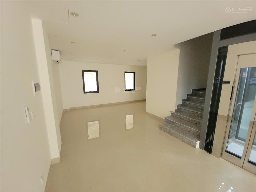 Cho thuê nhà liền kề nguyễn xiển, thanh xuân, dt 90m2, 6 tầng, mt 5,5m. nhà mới, thang máy, 45tr