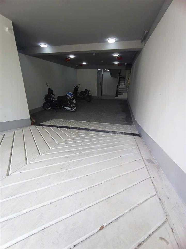 Cho thuê nhà mặt phố tại vạn phúc. dt 85m2, 5 tầng 1 hầm, giá tốt khu vực, chỉ 60tr/tháng