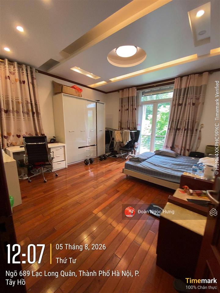 Cho thuê biệt thự lạc long quân, kđt vườn đào, tây hồ. dt 250m2, 3 tầng 1 hầm 1 tum, full đồ, 125tr
