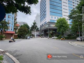 Cho thuê biệt thự lạc long quân, kđt vườn đào, tây hồ. dt 250m2, 3 tầng 1 hầm 1 tum, full đồ, 125tr