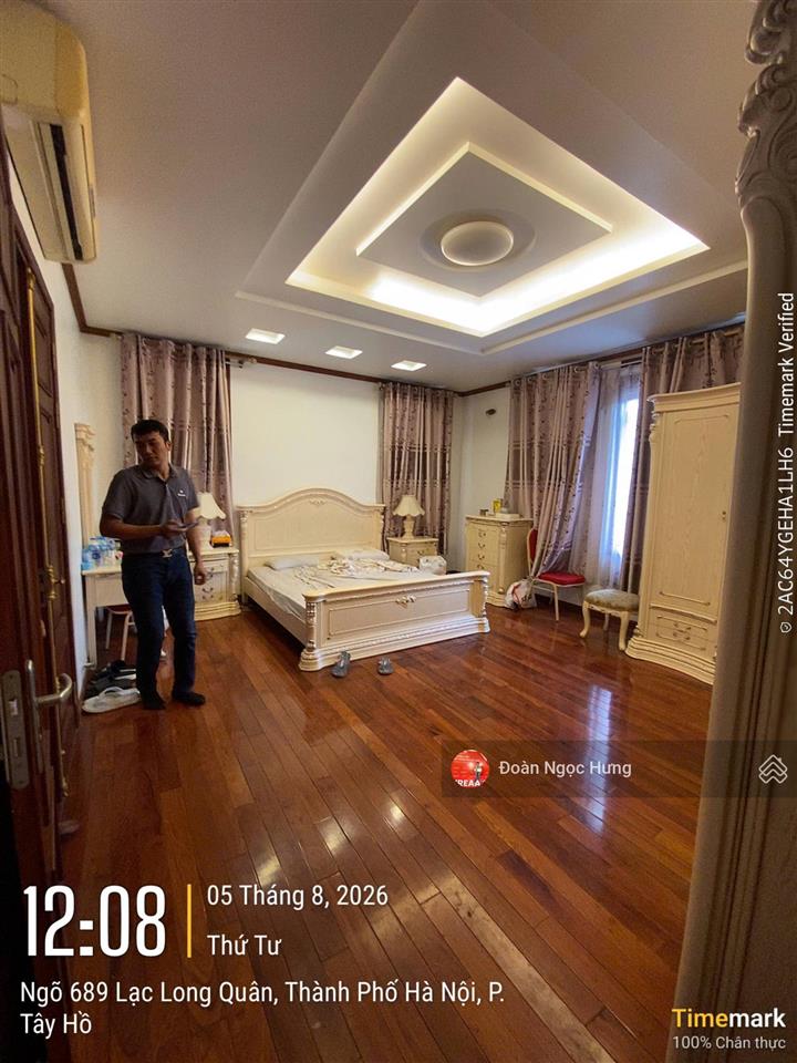 Cho thuê biệt thự lạc long quân, kđt vườn đào, tây hồ. dt 250m2, 3 tầng 1 hầm 1 tum, full đồ, 125tr