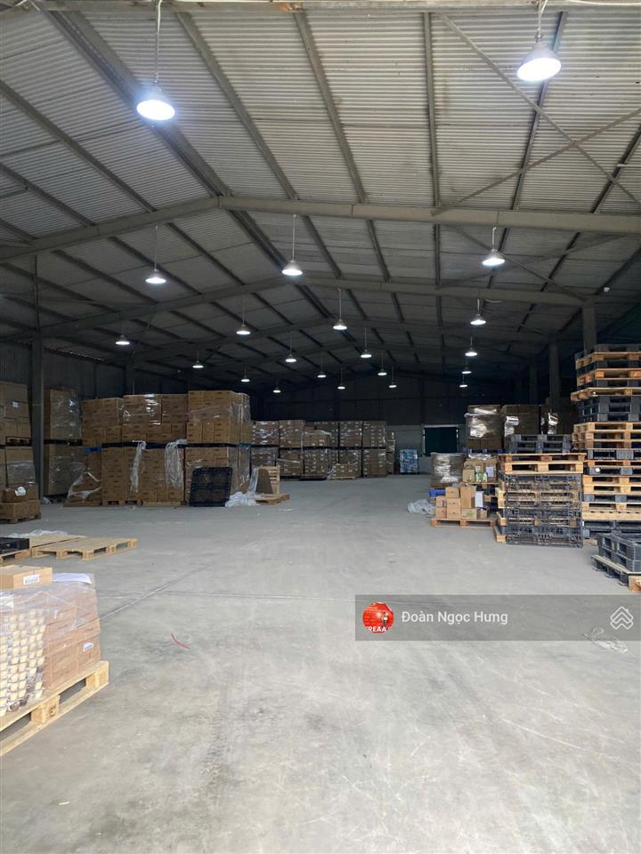 Cho thuê kho xưởng đường 32, gần nhổn, đh công nghiệp, dt 900m2, xe công vào, xuất vat, khung zamil