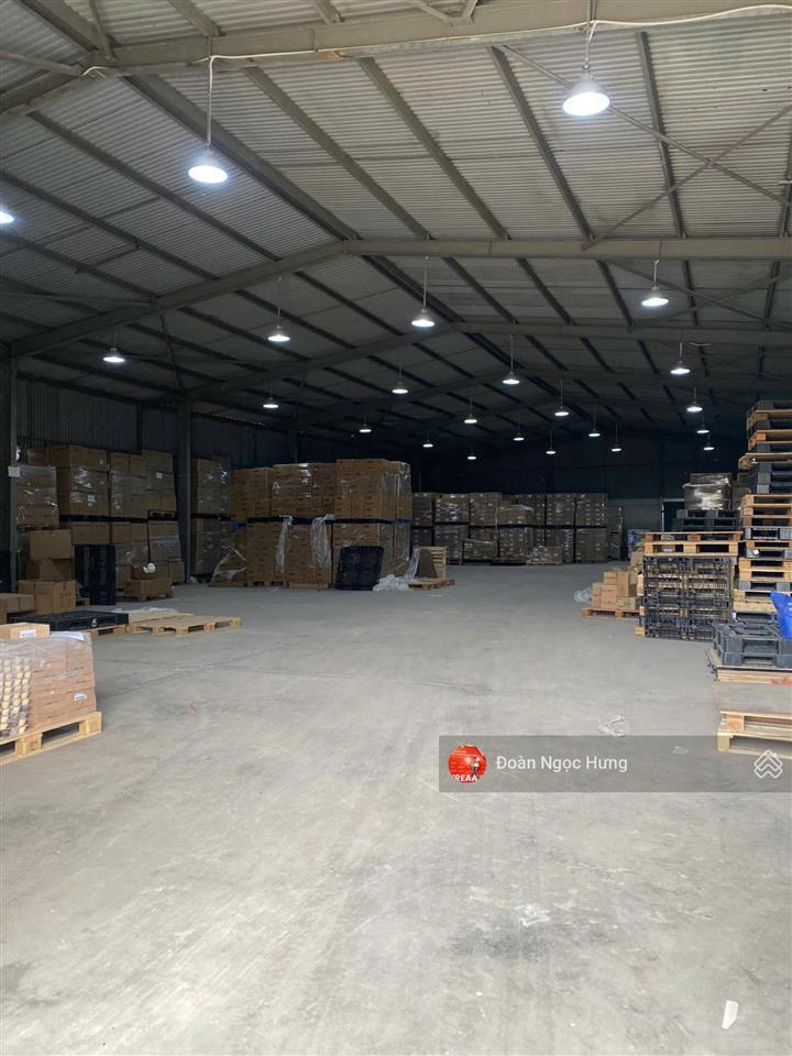 Cho thuê kho xưởng đường 32, gần nhổn, đh công nghiệp, dt 900m2, xe công vào, xuất vat, khung zamil