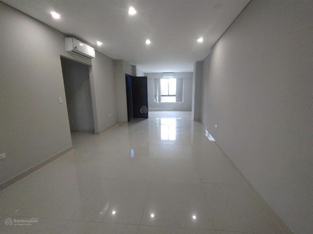 Cho thuê nhà riêng hoàng quốc việt, gần khu ngoại giao đoàn, dt 100m2, 6 tầng, thang máy, giá 55tr