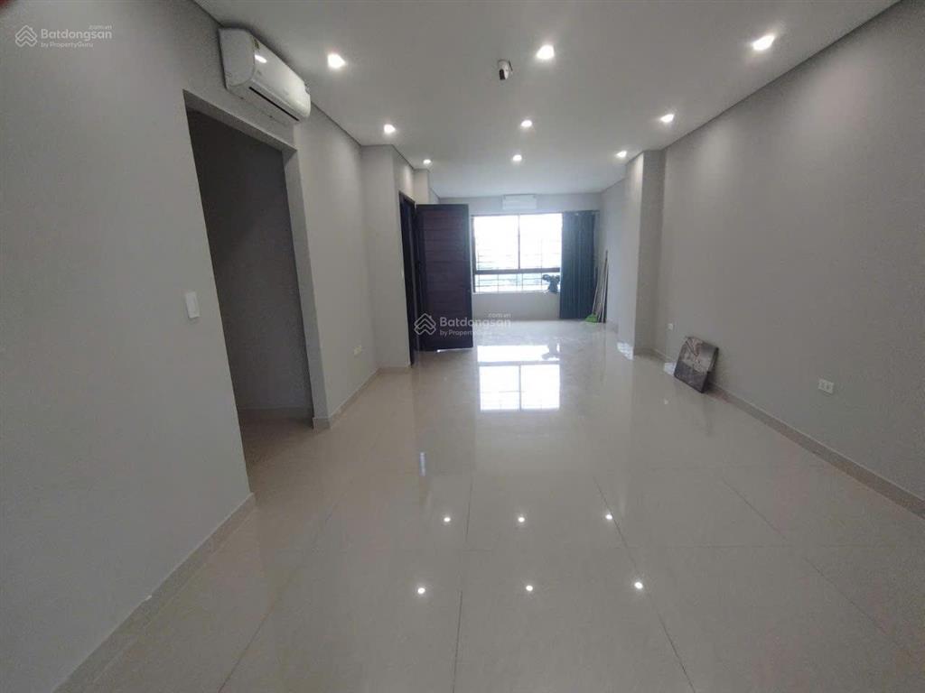 Cho thuê nhà riêng hoàng quốc việt, gần khu ngoại giao đoàn, dt 100m2, 6 tầng, thang máy, giá 55tr