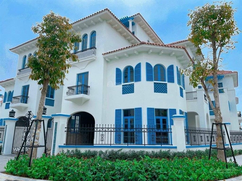 Biệt thự đơn lập sun feria hạ long. dt 393m xây 3 tầng. giá cần bán. đón sóng bđs 2026, mua là lãi