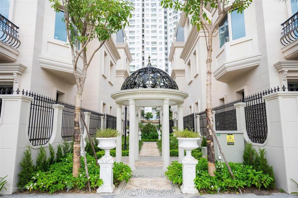 Duy nhất 1 căn dinh thự ngắm du thuyền đẹp nhất hạ long. giá tốt nhất thị trường