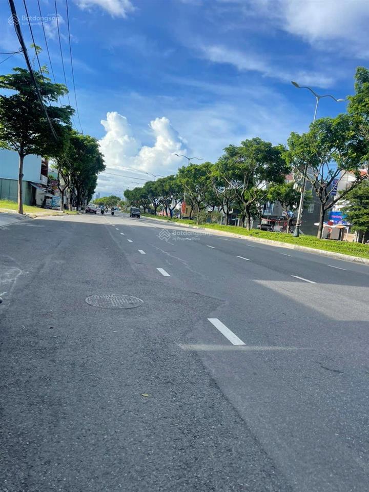 Bán đất mt đường trịnh đình thảo đường 20m lề 8m  khuê trung