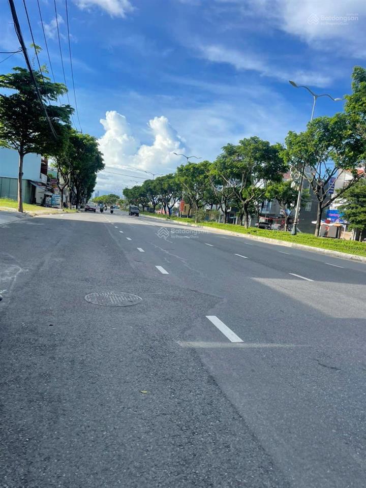 Bán đất mt đường trịnh đình thảo đường 20m lề 8m  khuê trung
