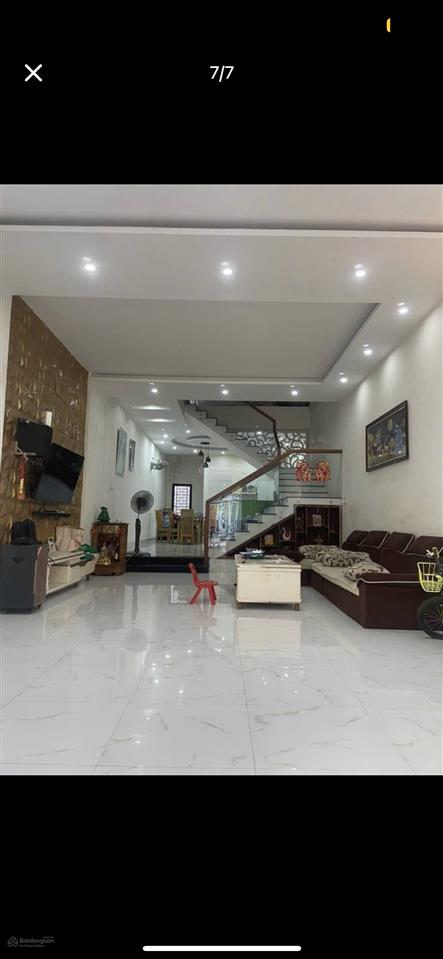 Cho thuê nhà 3 tầng mặt tiền đường trịnh đình thảo đường 15m vị trí đẹp