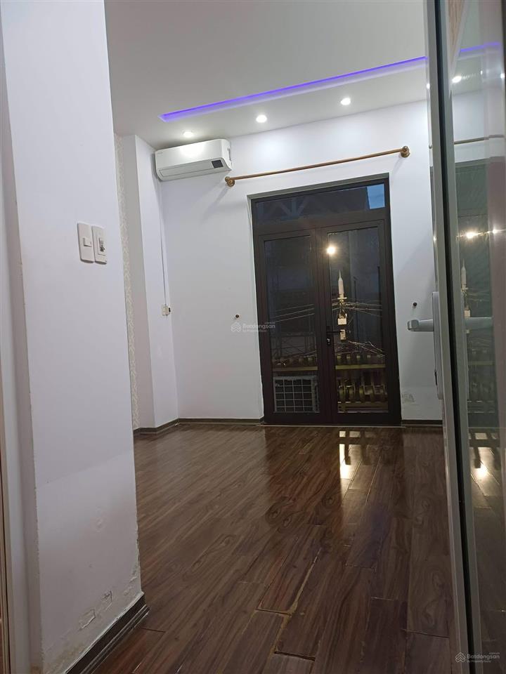 Cho thuê nhà 3 tầng mt vũ trọng phụnghải châu