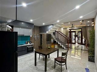 Cho thuê nhà 3 tầng mt nguyễn khoa chiêm  gần nguyễn hữu thọ