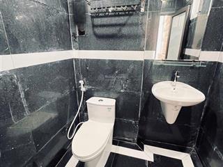 Bán căn hộ dịch vụ 5 tầng 1 tum khu đô thị fpt  hoà hải  dòng tiền 55 triệu/ tháng