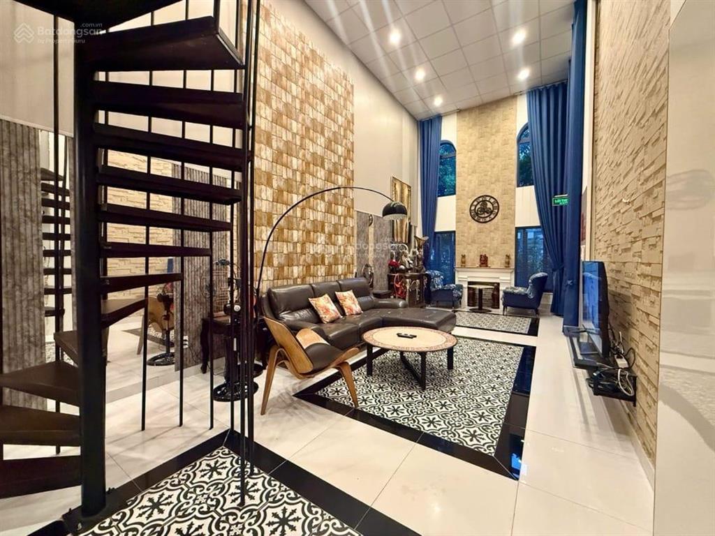 Một căn gần biển  đầu tư dòng tiền 105m mặt tiền 7m  cho thuê 40 triệu / tháng giá 6,8 tỷ