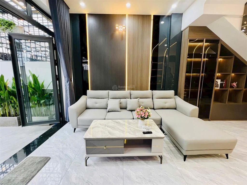 Giảm sốc hơn 1 tỷ  căn góc đẹp  nhà mới xây  sổ sẵn  4 tầng  83m2 thổ cư! giá 6,4 tỷ!