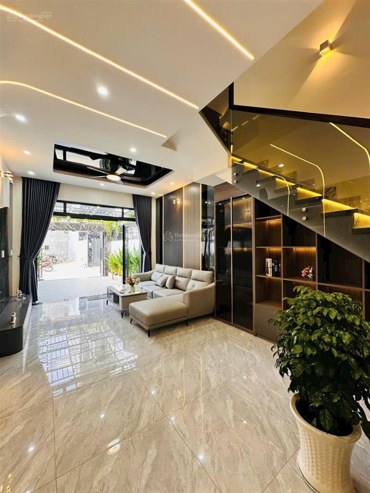 Giảm sốc hơn 1 tỷ  căn góc đẹp  nhà mới xây  sổ sẵn  4 tầng  83m2 thổ cư! giá 6,4 tỷ!