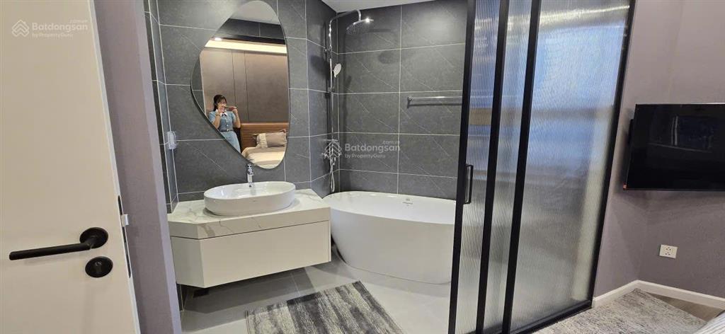 Mình chính chủ cần bán 1 căn hộ 100.7m2 tại the queen 360 giải phóng giá chỉ từ 90tr