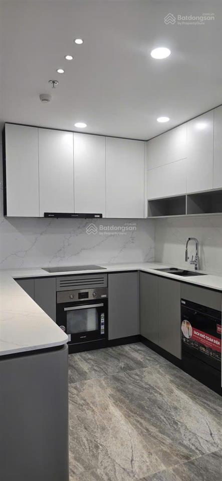 Mình chính chủ cần bán 1 căn hộ 100.7m2 tại the queen 360 giải phóng giá chỉ từ 90tr