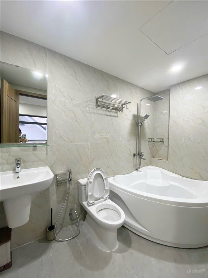 Trống căn 2pn 2wc siêu rộng  thiết kế luxury  có bathtub, ban công