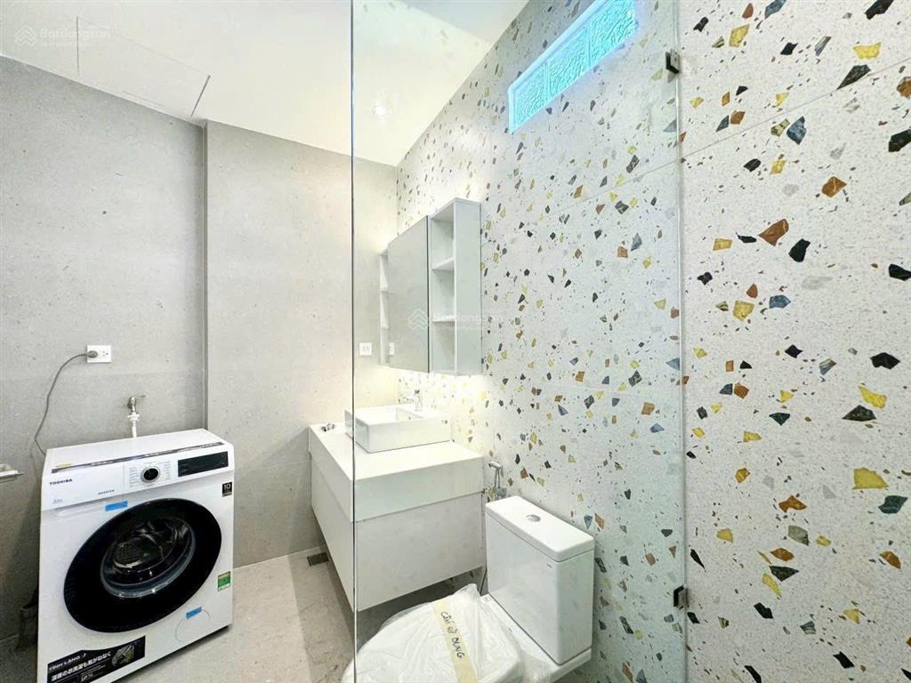 Cho thuê căn hộ 1pn full nội thất  ban công ánh sáng tự nhiên  ngay cầu sài gòn