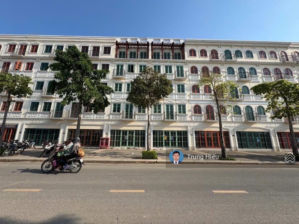Cần bán nhà liền kề sun grand city new an thới trục đường lớn l3 rộng 20,5m căn đối diện chung cư