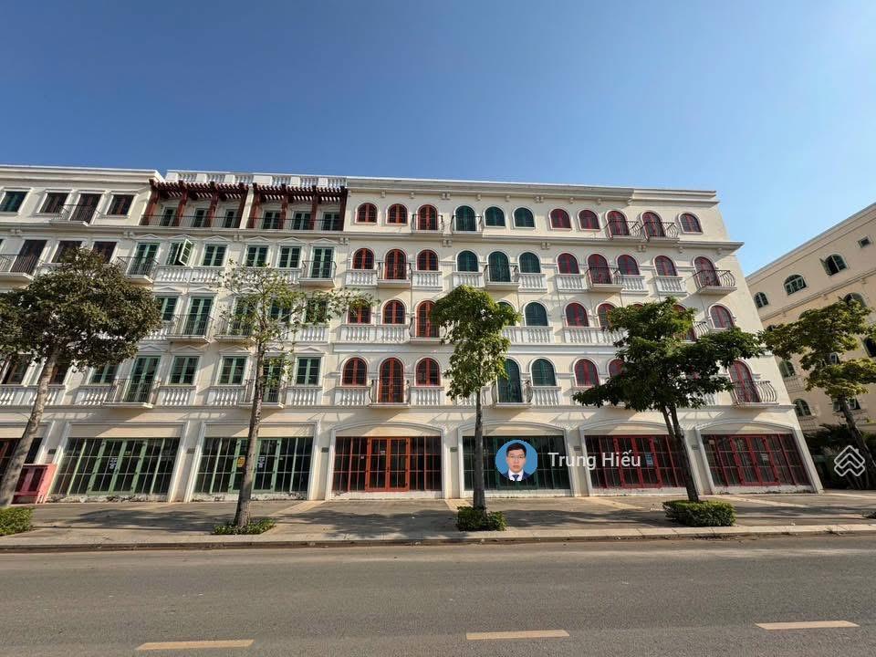 Cần bán nhà liền kề sun grand city new an thới trục đường lớn l3 rộng 20,5m căn đối diện chung cư