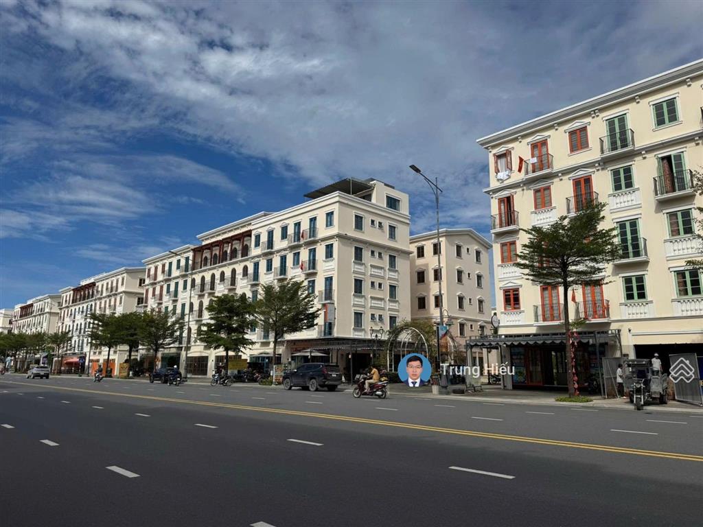 Cần chuyển nhượng nhà căn shophouse dự án sun grand city new an thới  phú quốc. đường 36m