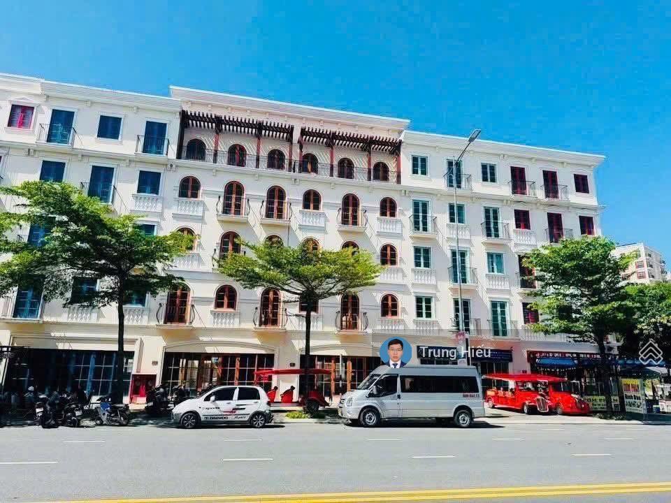 Cần chuyển nhượng nhà căn shophouse dự án sun grand city new an thới  phú quốc. đường 36m