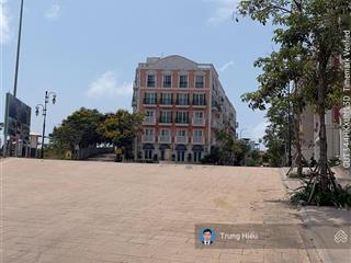 Cần bán cắt lỗ shophouse center  khu đô thị sun phú quốc, vị trí đẹp thích hợp làm nh,ks