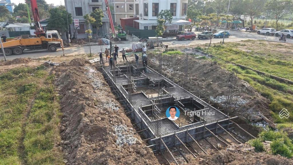 Cần bán liền kề cienco mê linh sổ đỏ diện tích 100m2 giá chỉ 60 triệu /m2 đất.