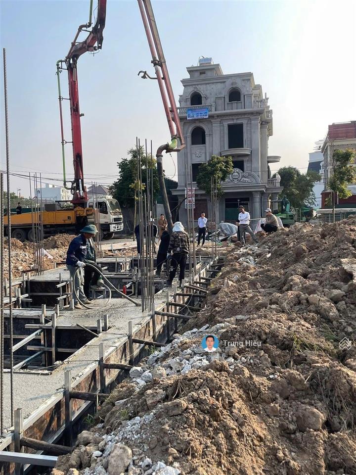 Cần bán liền kề cienco mê linh sổ đỏ diện tích 100m2 giá chỉ 60 triệu /m2 đất.