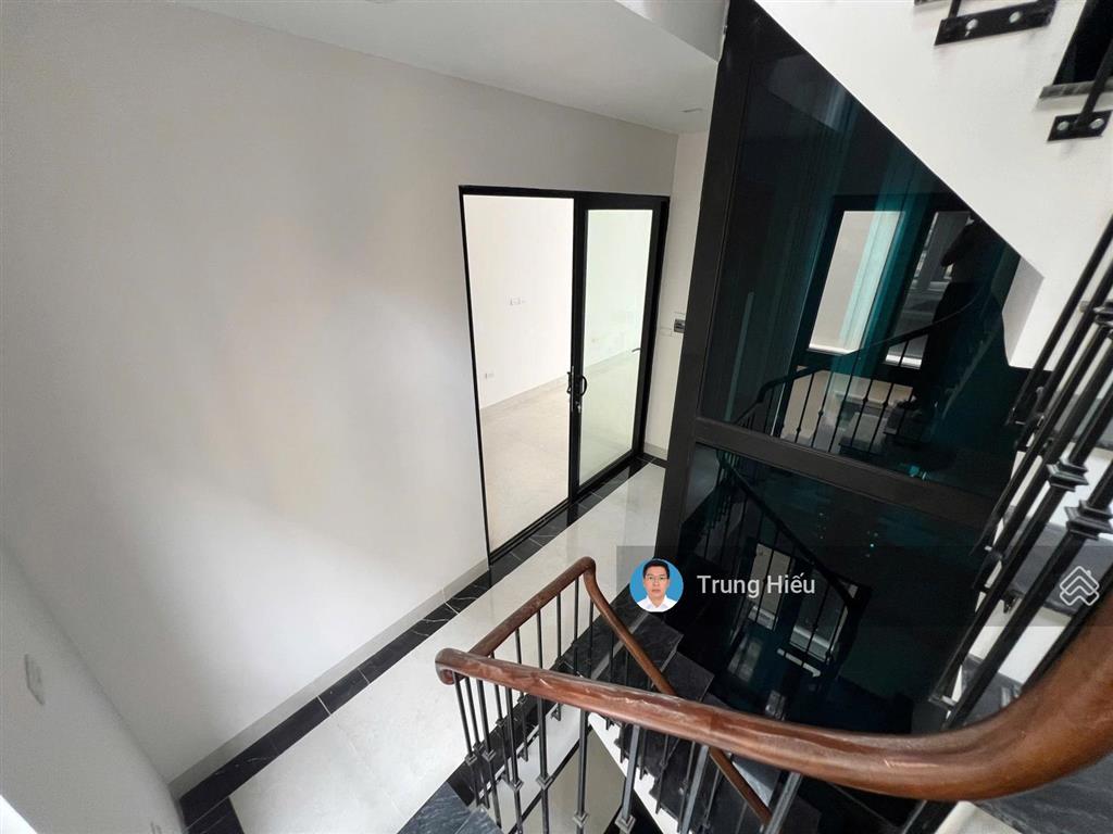 Cần cho thuê nhà hoàn thiện 5 tầng vinhomes global gate  cổ loa. sẵn vào ngay.