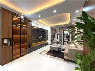 Lạc long quân  tây hồ
40m x 7 tầng  hơn 17đ
5m ra mặt phố  7 tầng thang máy  ôtô 7 chỗ đỗ cổng