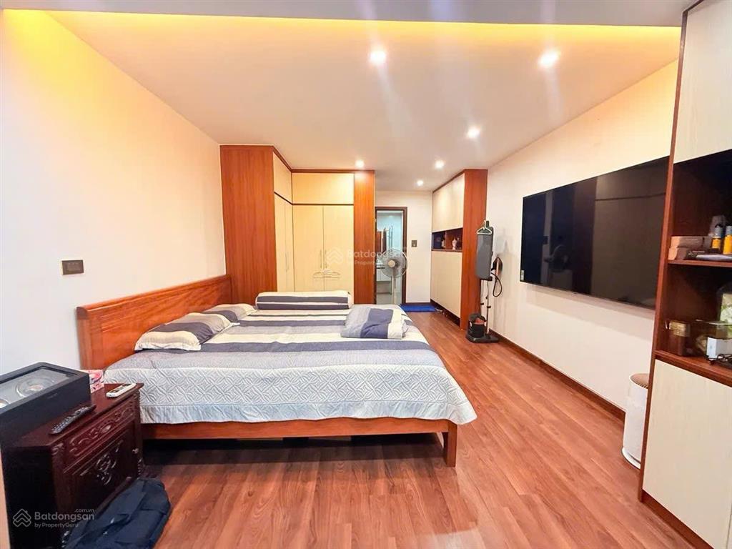 13,5 tỷ lạc long quân 45m x 5t x mt 4,2m  ngõ thông  vị trí đẹp