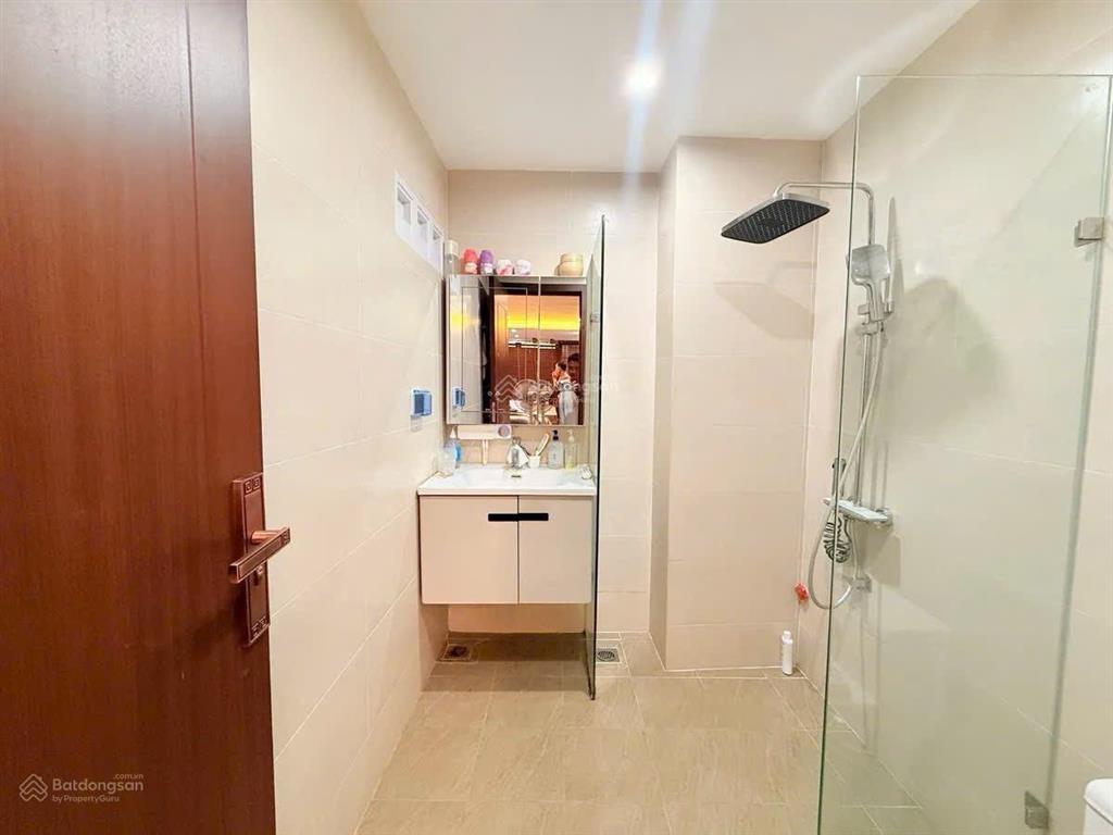 13,5 tỷ lạc long quân 45m x 5t x mt 4,2m  ngõ thông  vị trí đẹp