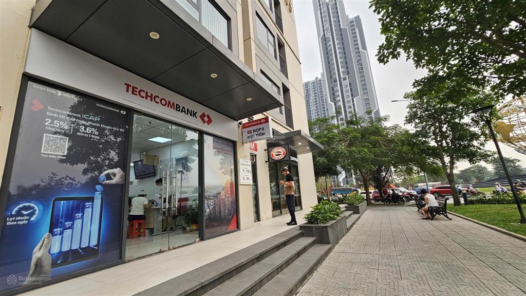 Quỹ căn shop chân đế chủ nhà cần bán gấp đang có dòng tiền cho thuê tốt