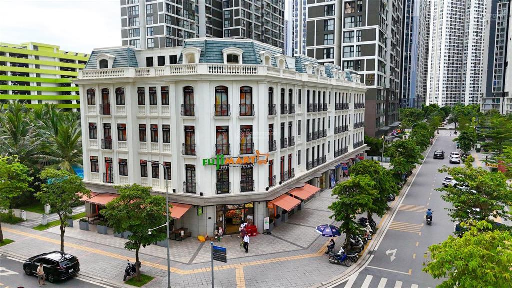 Bán shop nhà phố 5 tầng, diện tích 600m2, cho thuê 150tr/1 tháng