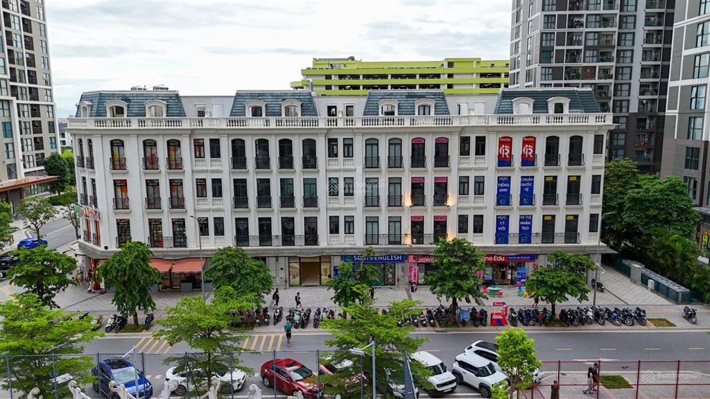 Bán shop nhà phố 5 tầng, diện tích 600m2, cho thuê 150tr/1 tháng
