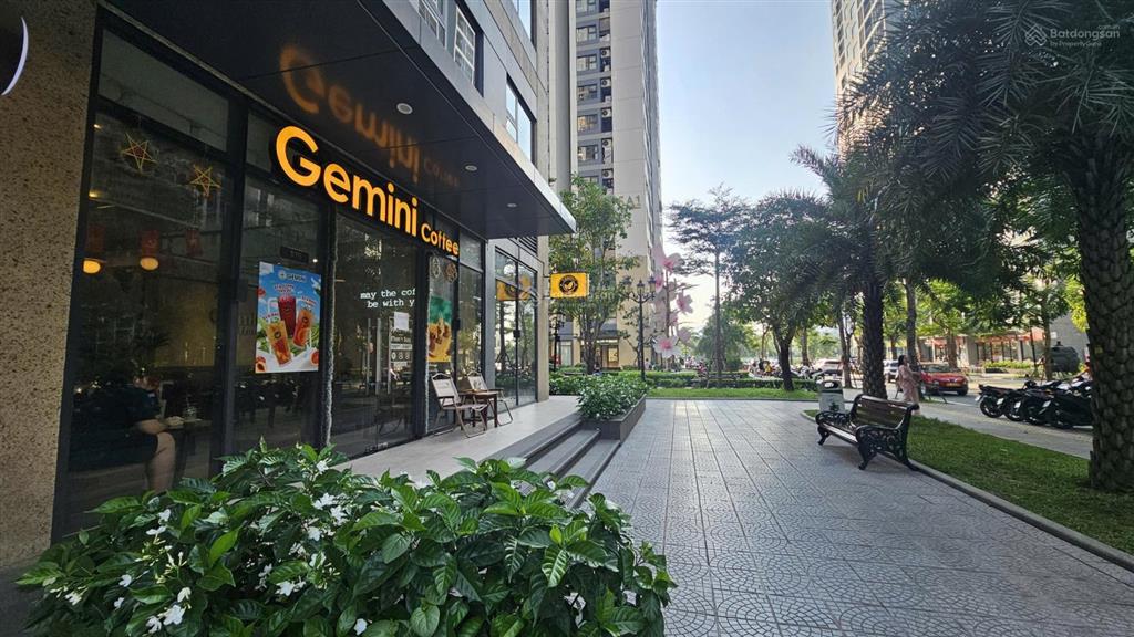Bán shop 70m2, cho thuê 70tr, bán 18 tỷ