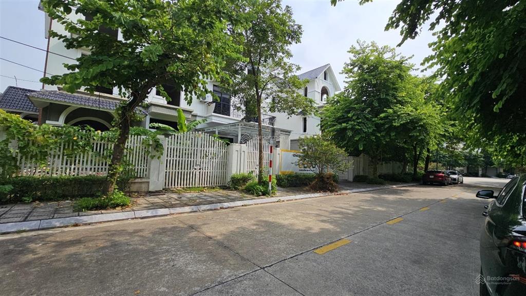 Biệt thự 240m2 cho thuê lâu dài. đã hoàn thiện