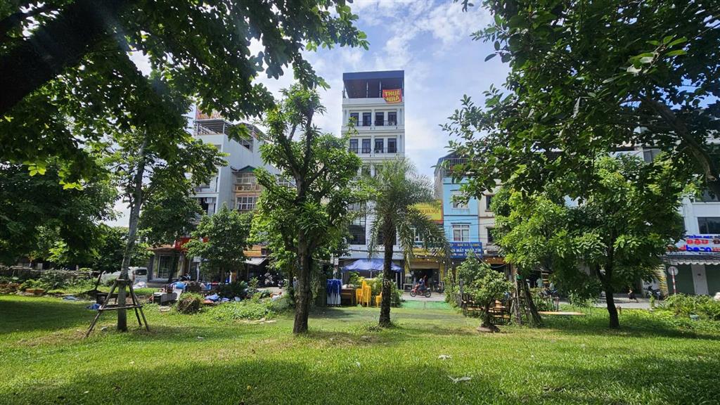 Cho thuê nhà 7 tầng. diện tích sử dụng 600m2, giá thuê 60tr