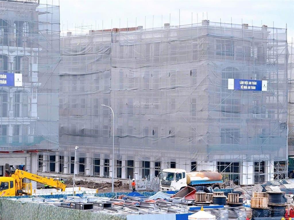 Bán căn shop vinhomes giảng võ
