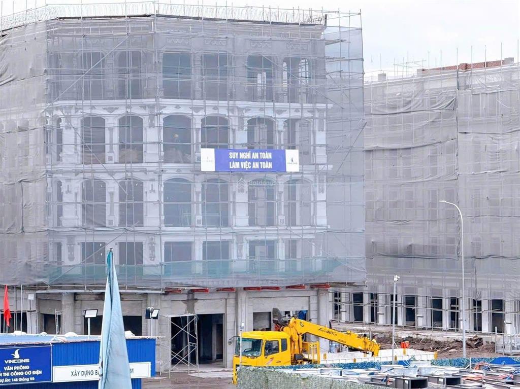 Bán căn shop vinhomes giảng võ