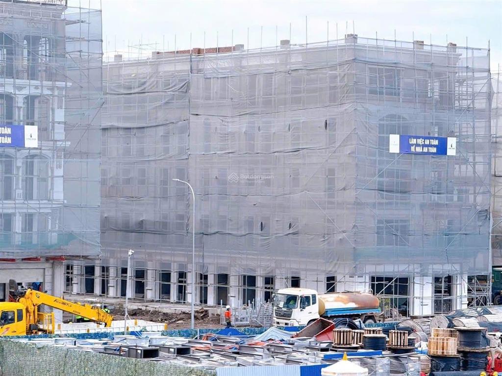 Bán shop nhà phố 45 tỷ. diện tích 70m2