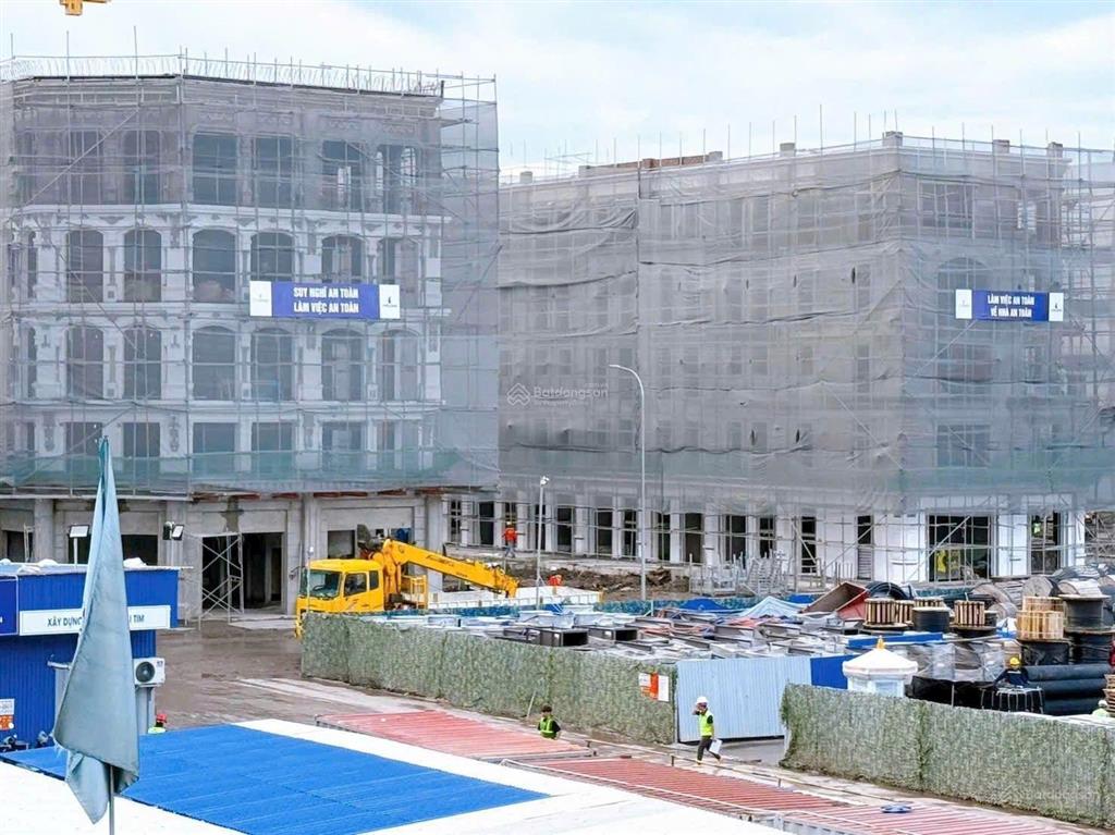 Bán shop nhà phố 45 tỷ. diện tích 70m2