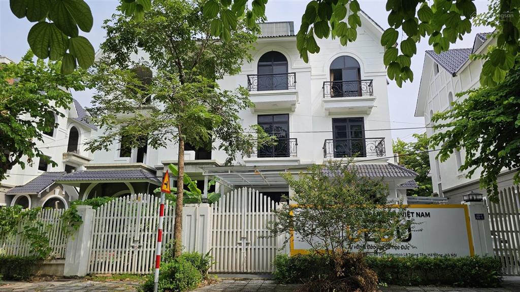 Bán shophouse geleximco  lê trọng tấn. dt 240m2