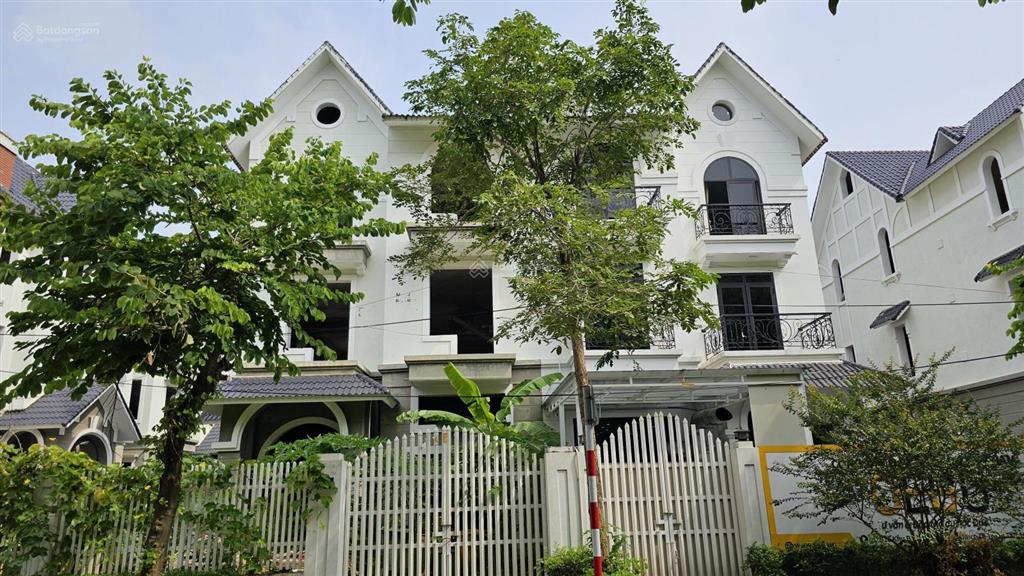 Bán shophouse geleximco  lê trọng tấn. dt 240m2